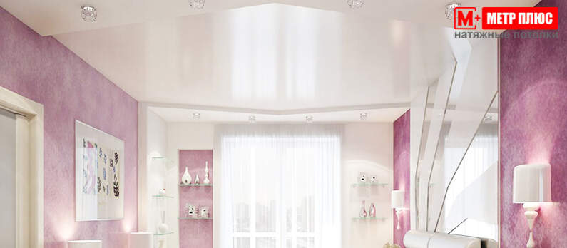 Натяжной потолок в спальне